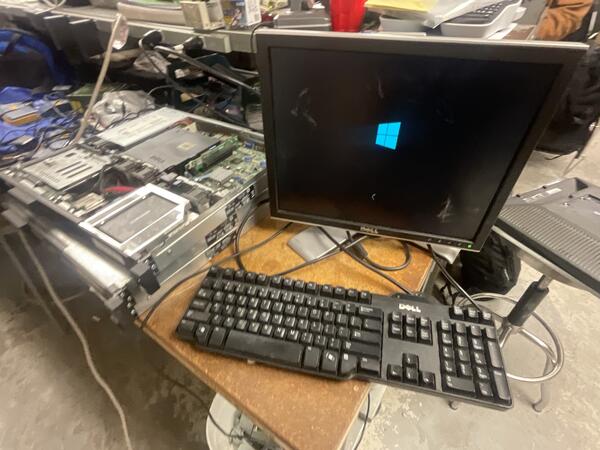 Windows boot logo — OS loading successfully